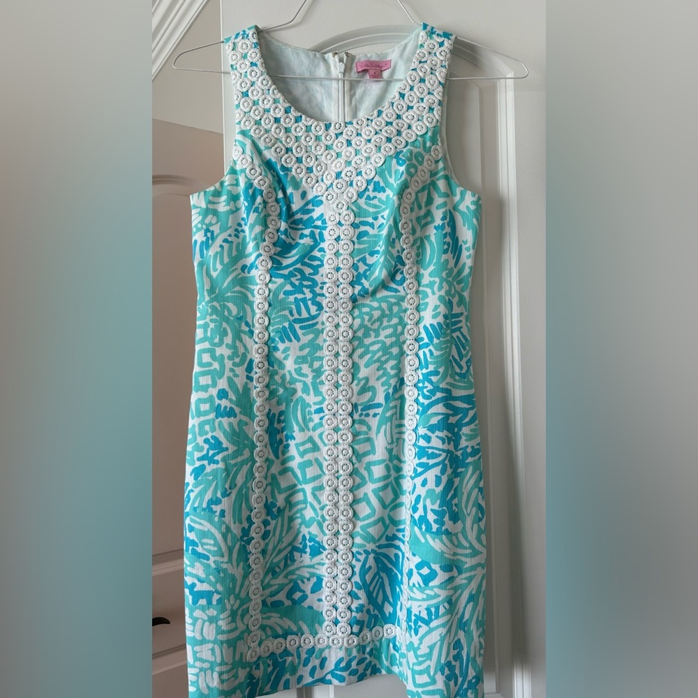 Lily Pulitzer teal patterned sleeveless dress. Size 0